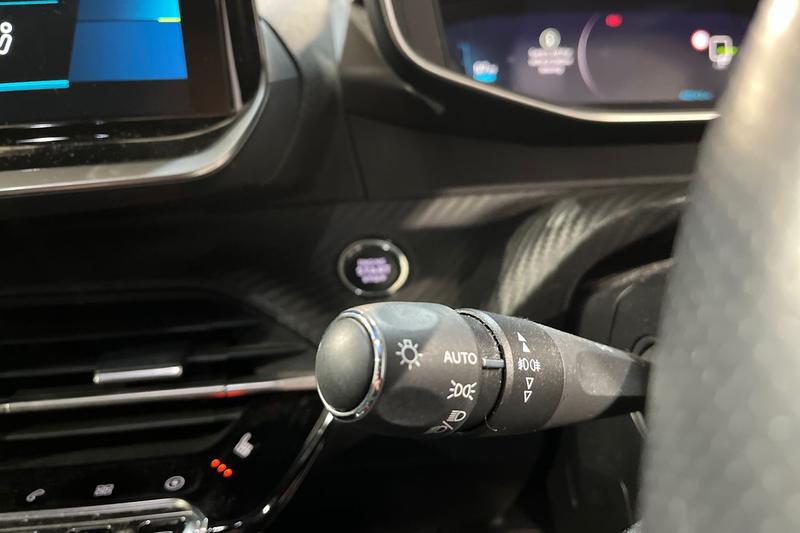 Used Peugeot 2008 2022 for sale - 76918317: Photo 14