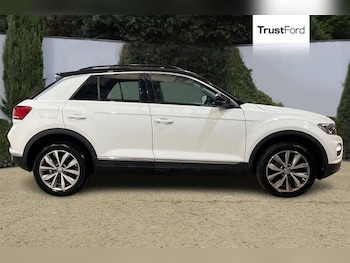 Used Volkswagen T-Roc 2019 for sale - 76302731: Photo