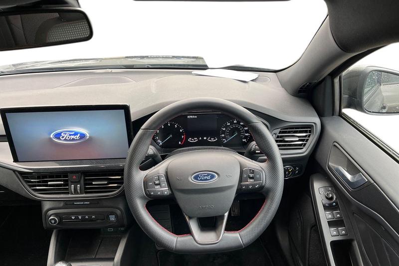 Used Ford Focus 2022 for sale - 76722861: Photo 11