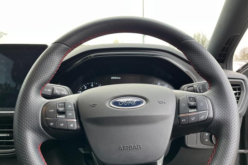 Used Ford Focus 2022 for sale - 76722861: Photo 12