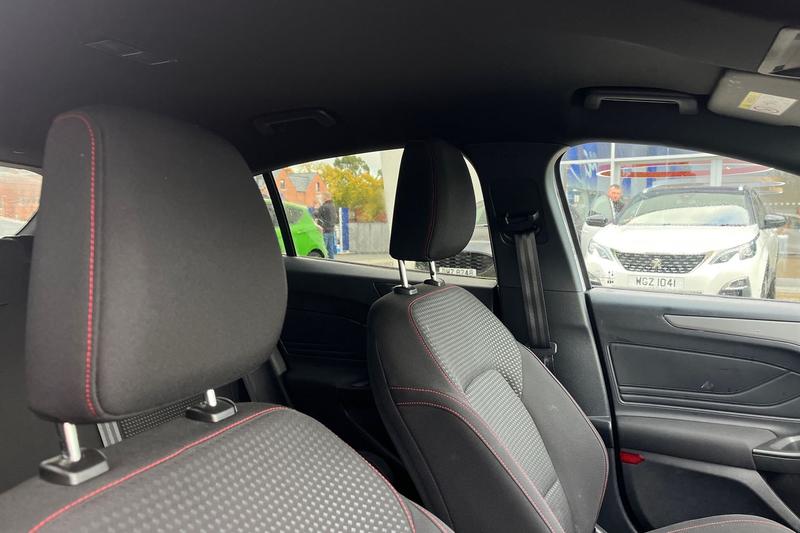 Used Ford Focus 2022 for sale - 76139621: Photo 17