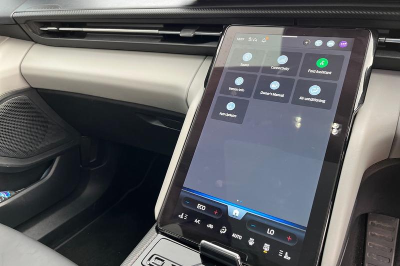 Used Ford Explorer 2024 for sale - 76234789: Photo 36