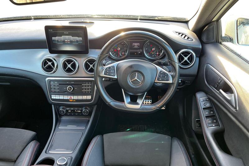 Used Mercedes-Benz GLA 2017 for sale - 76908836: Photo 11