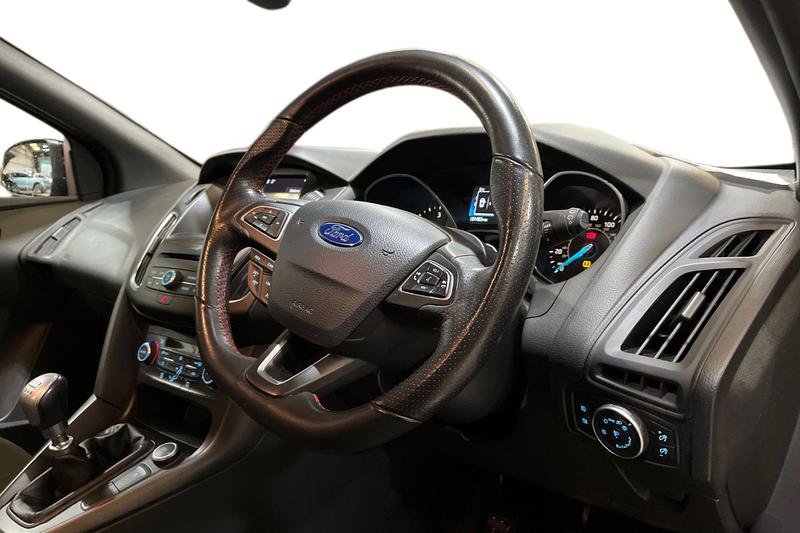 Used Ford Focus 2018 for sale - 78015352: Photo 9