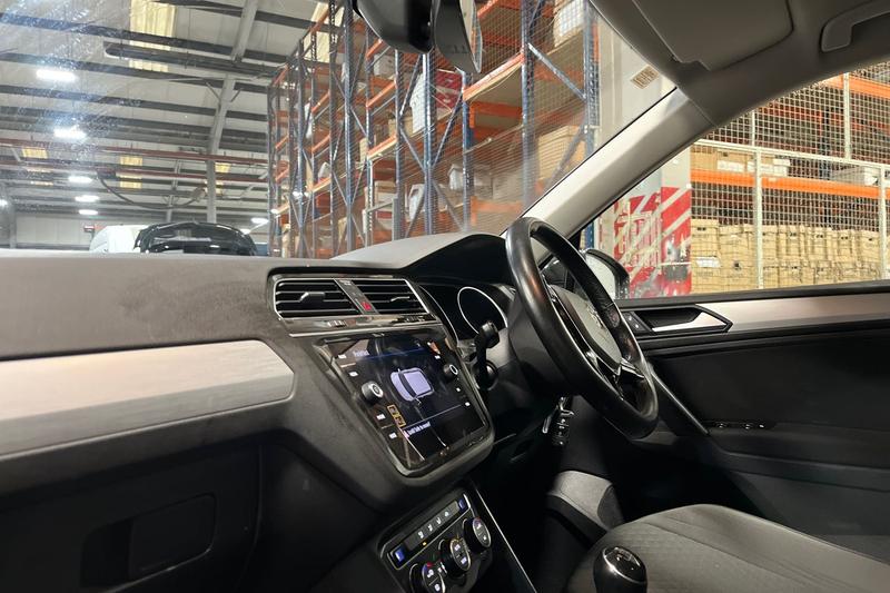 Used Volkswagen Tiguan 2018 for sale - 77346238: Photo 18