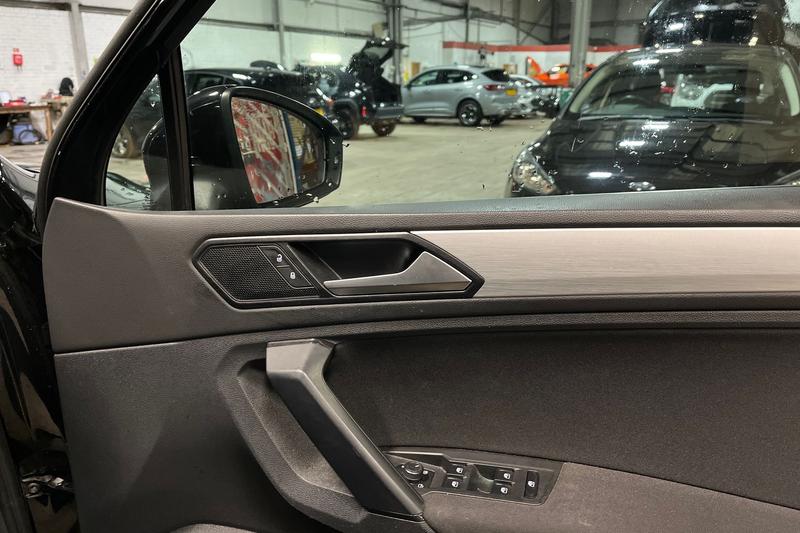 Used Volkswagen Tiguan 2018 for sale - 77346238: Photo 25