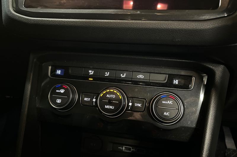 Used Volkswagen Tiguan 2018 for sale - 77346238: Photo 38