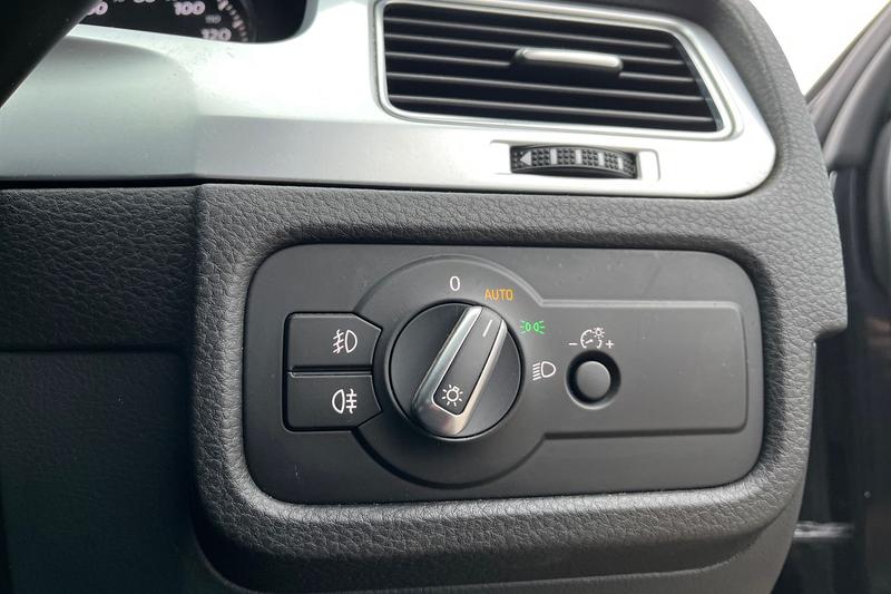 Used Volkswagen Touareg 2015 for sale - 77450491: Photo 27