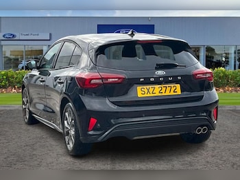 Used Ford Focus 2023 for sale - 76184520: Photo 2