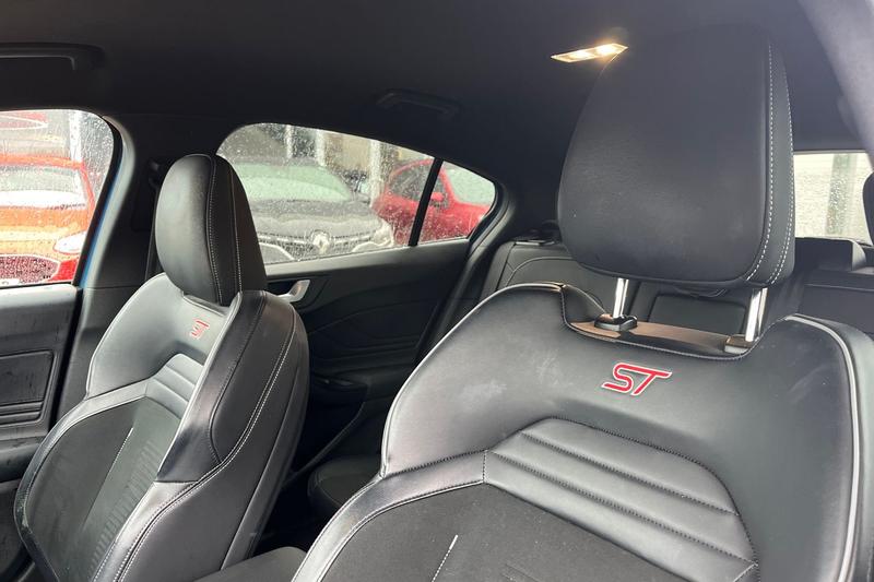 Used Ford Focus 2020 for sale - 76162081: Photo 19