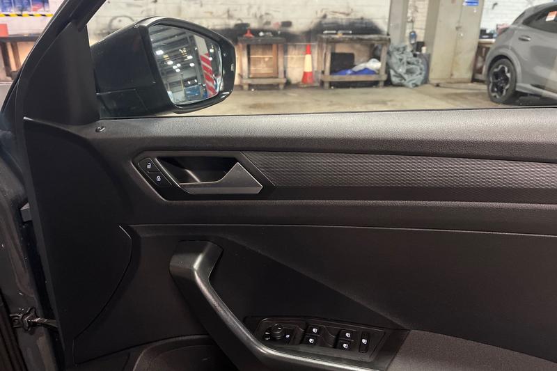 Used Volkswagen T-Roc 2020 for sale - 77354465: Photo 24