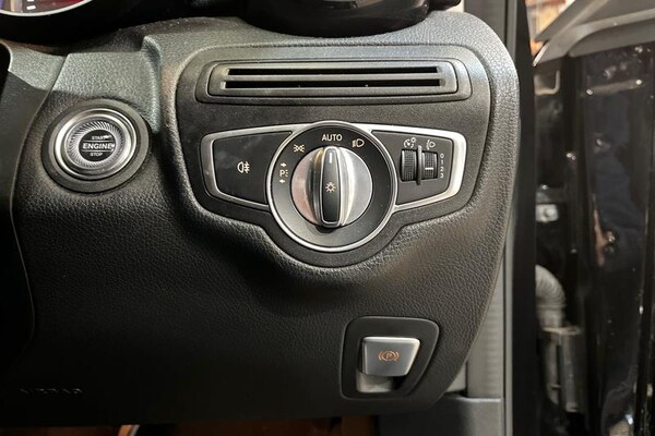 Used Mercedes-Benz C Class 2018 for sale - 76285409: Photo 27
