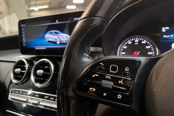Used Mercedes-Benz C Class 2018 for sale - 76285409: Photo 29
