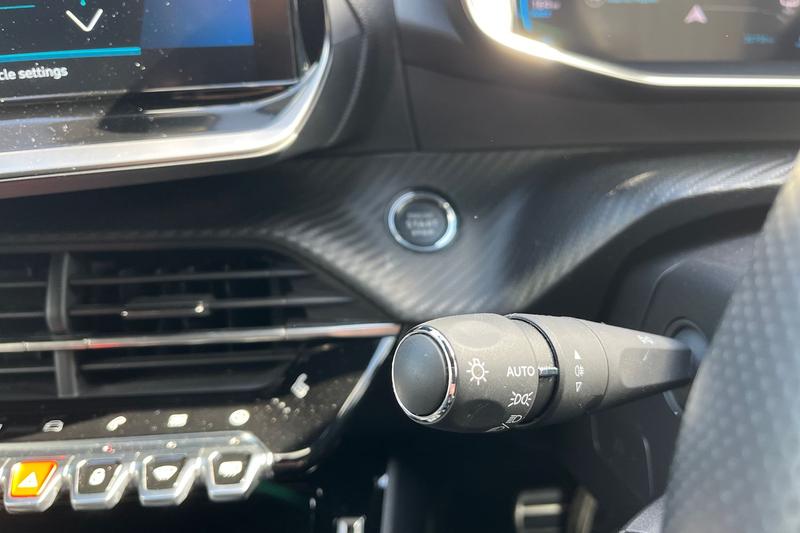 Used Peugeot 2008 2023 for sale - 78042861: Photo 14