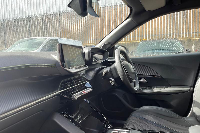 Used Peugeot 2008 2023 for sale - 78042861: Photo 18