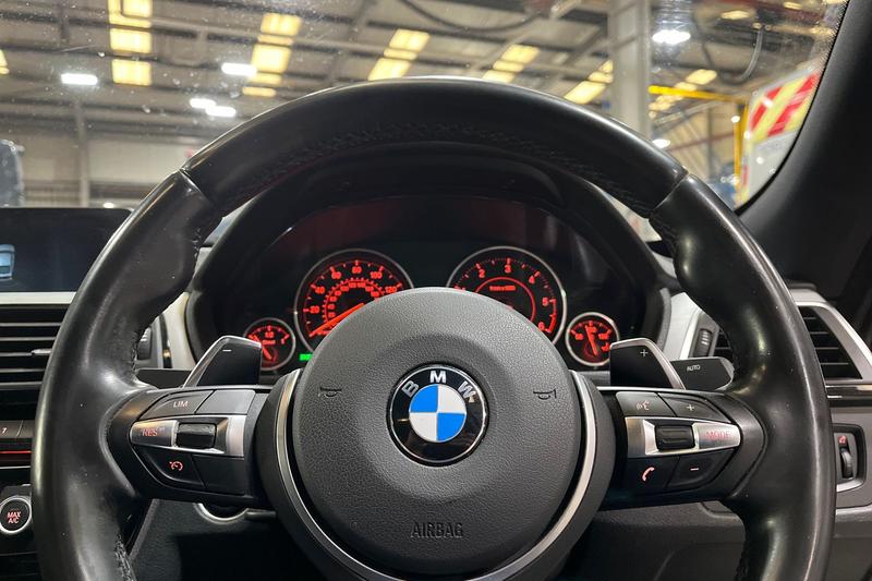 Used BMW 3 Series 2018 for sale - 77685125: Photo 12
