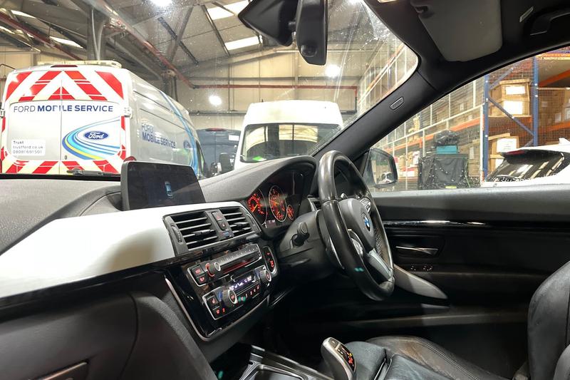 Used BMW 3 Series 2018 for sale - 77685125: Photo 18