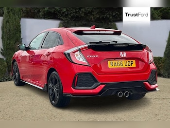 Used Honda Civic 2017 for sale - 76184475: Photo 2