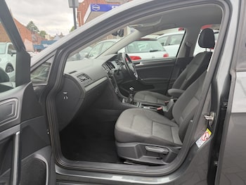 Used Volkswagen Golf 2017 for sale - 78932448: Photo