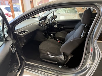 Used Peugeot 208 2016 for sale - 78155406: Photo