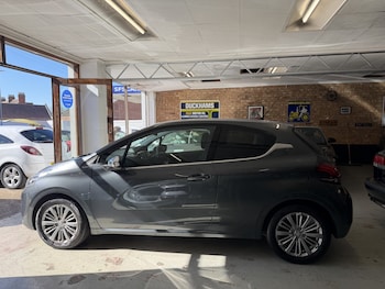 Used Peugeot 208 2016 for sale - 78155406: Photo