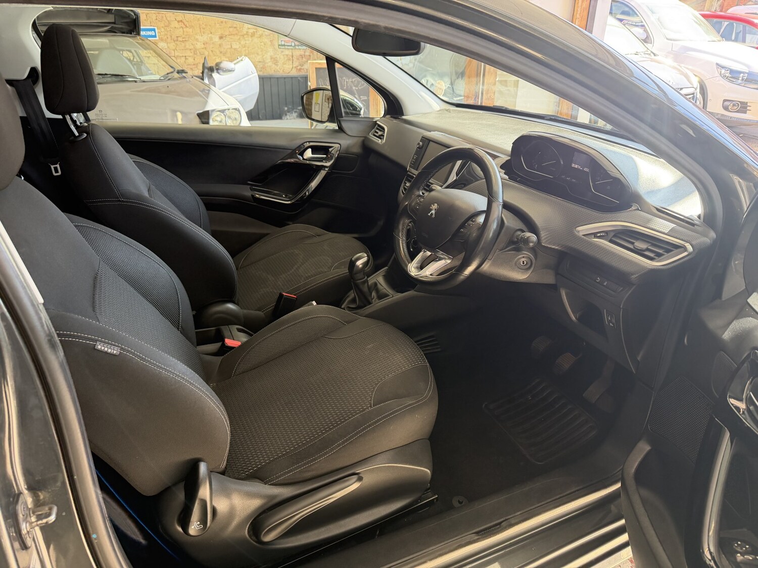 Used Peugeot 208 2016 for sale - 78155406: Photo 9