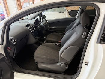 Used Vauxhall Corsa 2011 for sale - 78300440: Photo