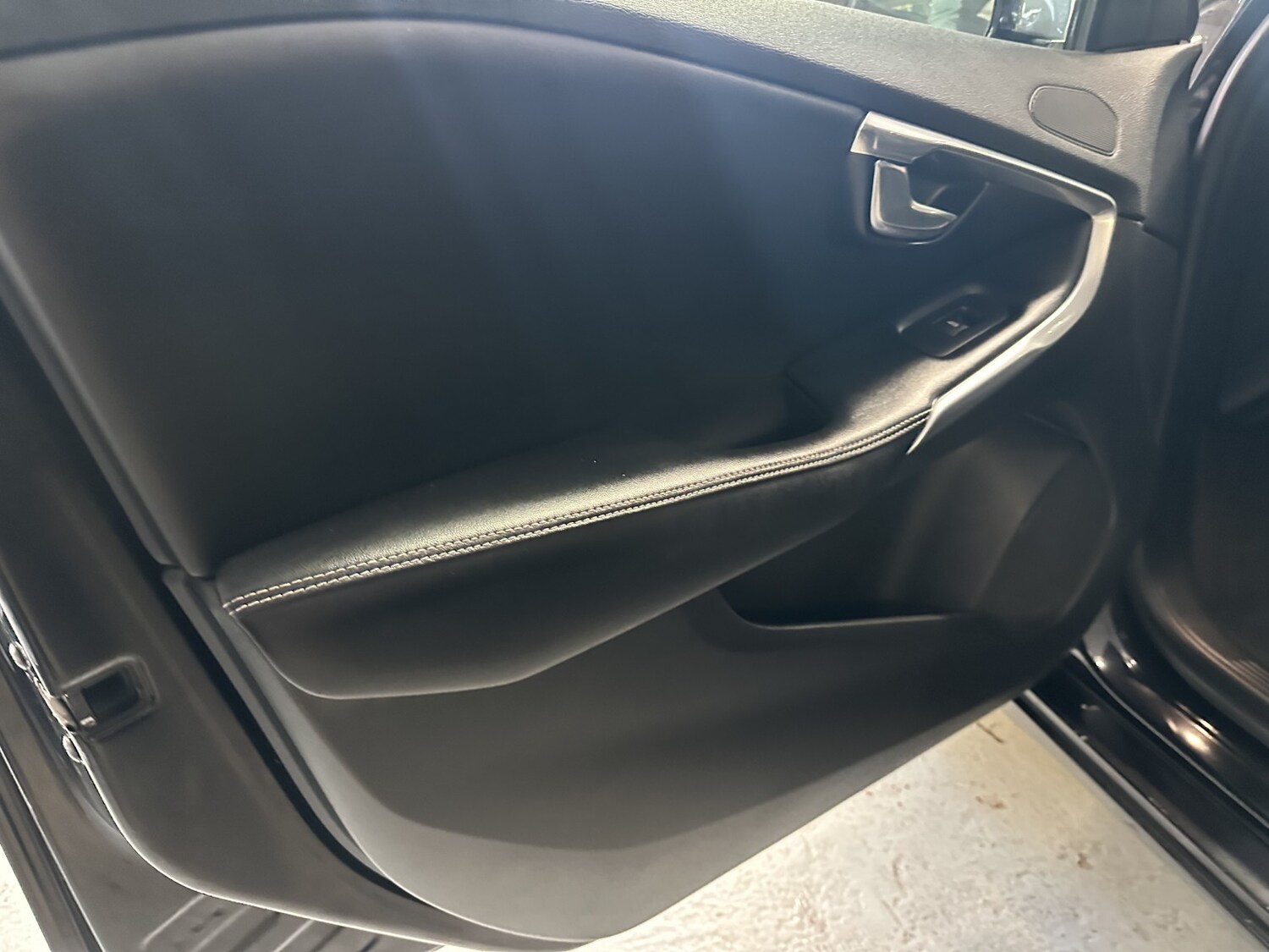 Used Volvo V40 2014 for sale - 78031623: Photo 14