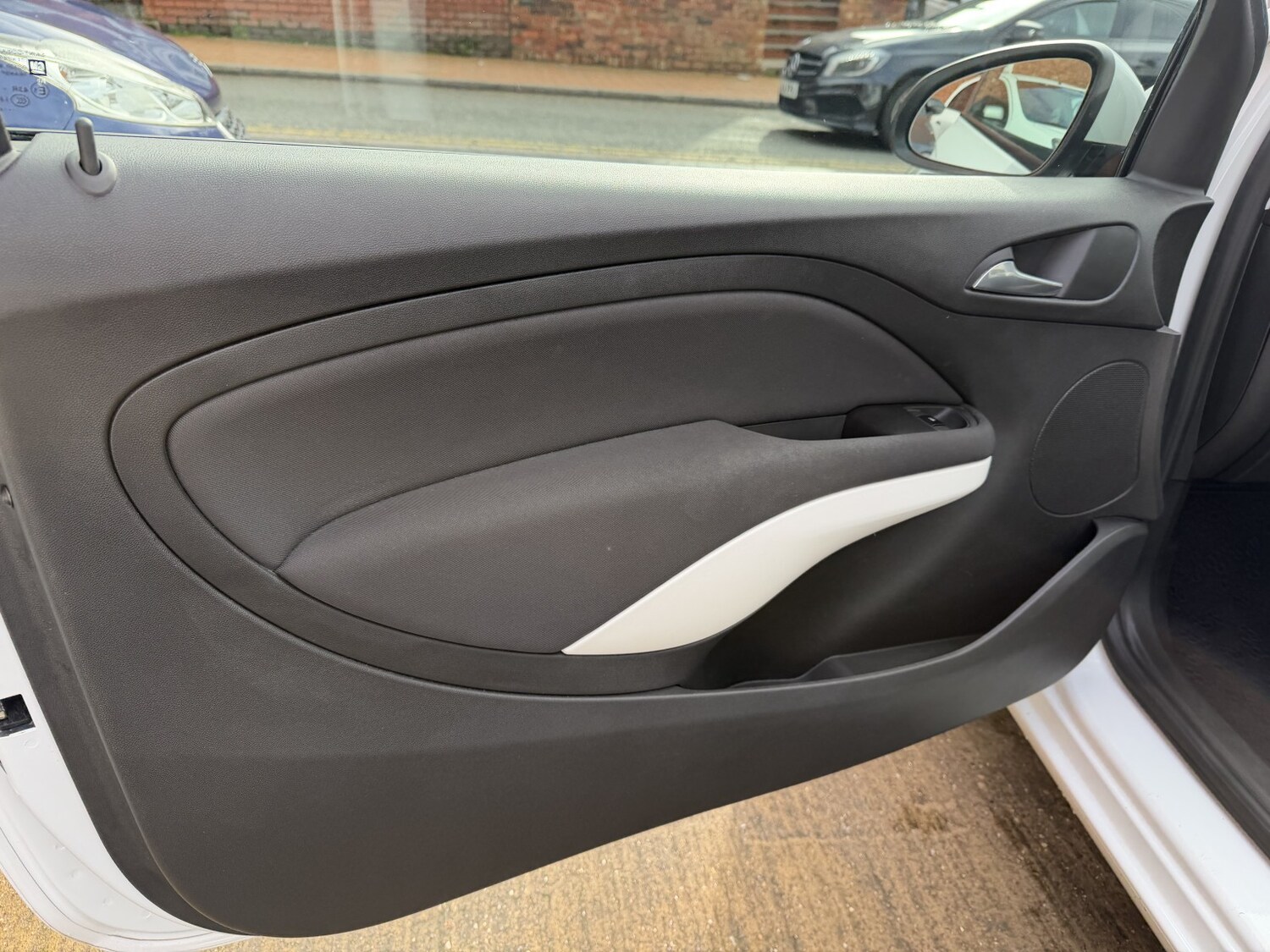 Used Vauxhall ADAM 2014 for sale - 78031700: Photo 8