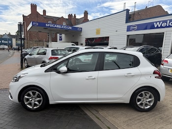 Used Peugeot 208 2017 for sale - 78944845: Photo