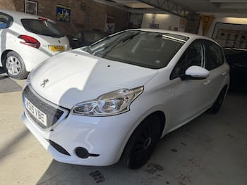 Used Peugeot 208 2015 for sale - 79697068: Photo