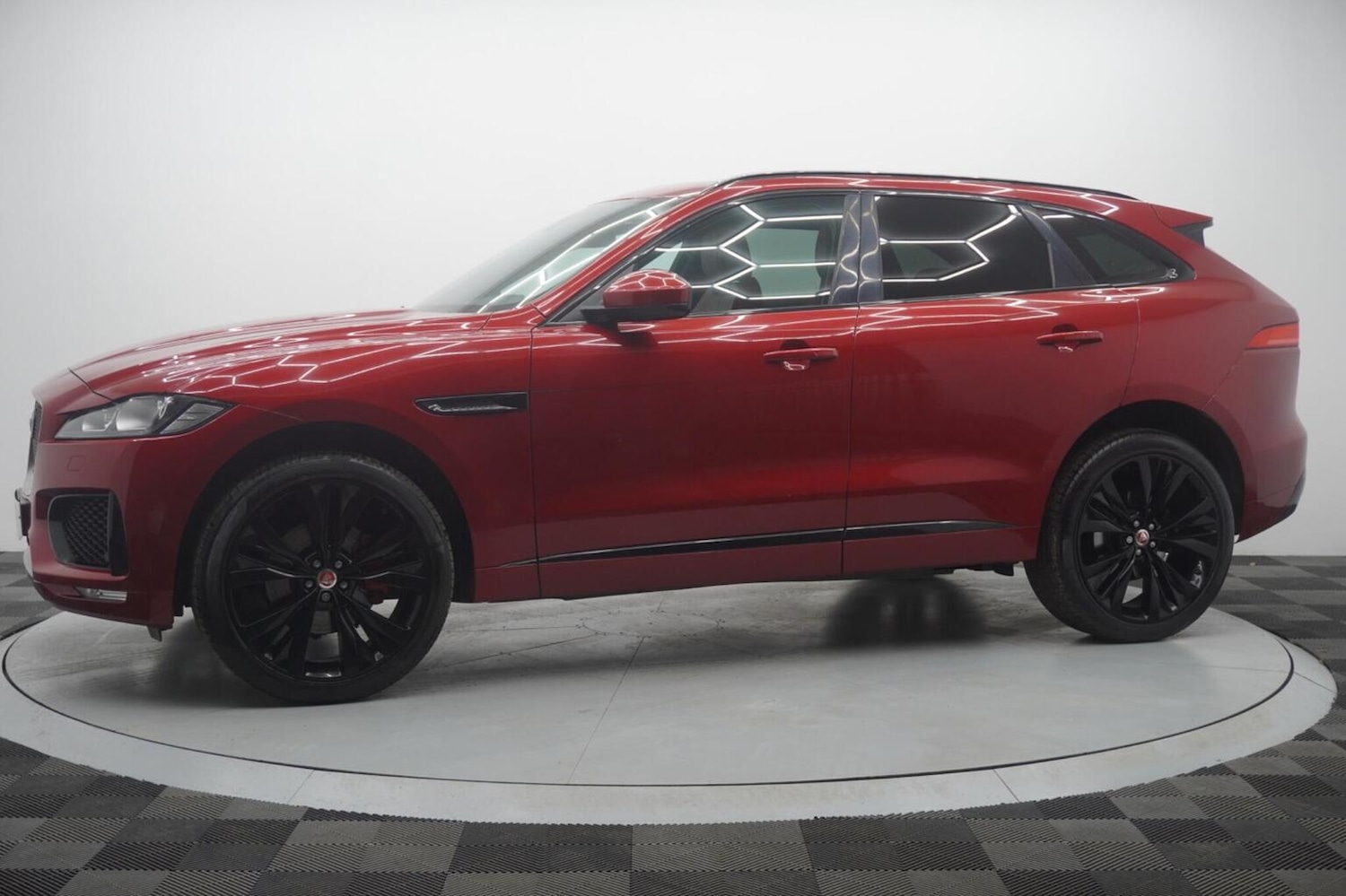 Used Jaguar F-Pace 2017 for sale - 78004506: Photo 4