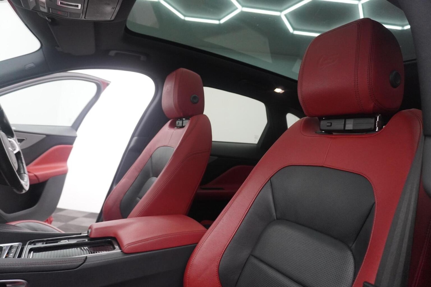 Used Jaguar F-Pace 2017 for sale - 78004506: Photo 47