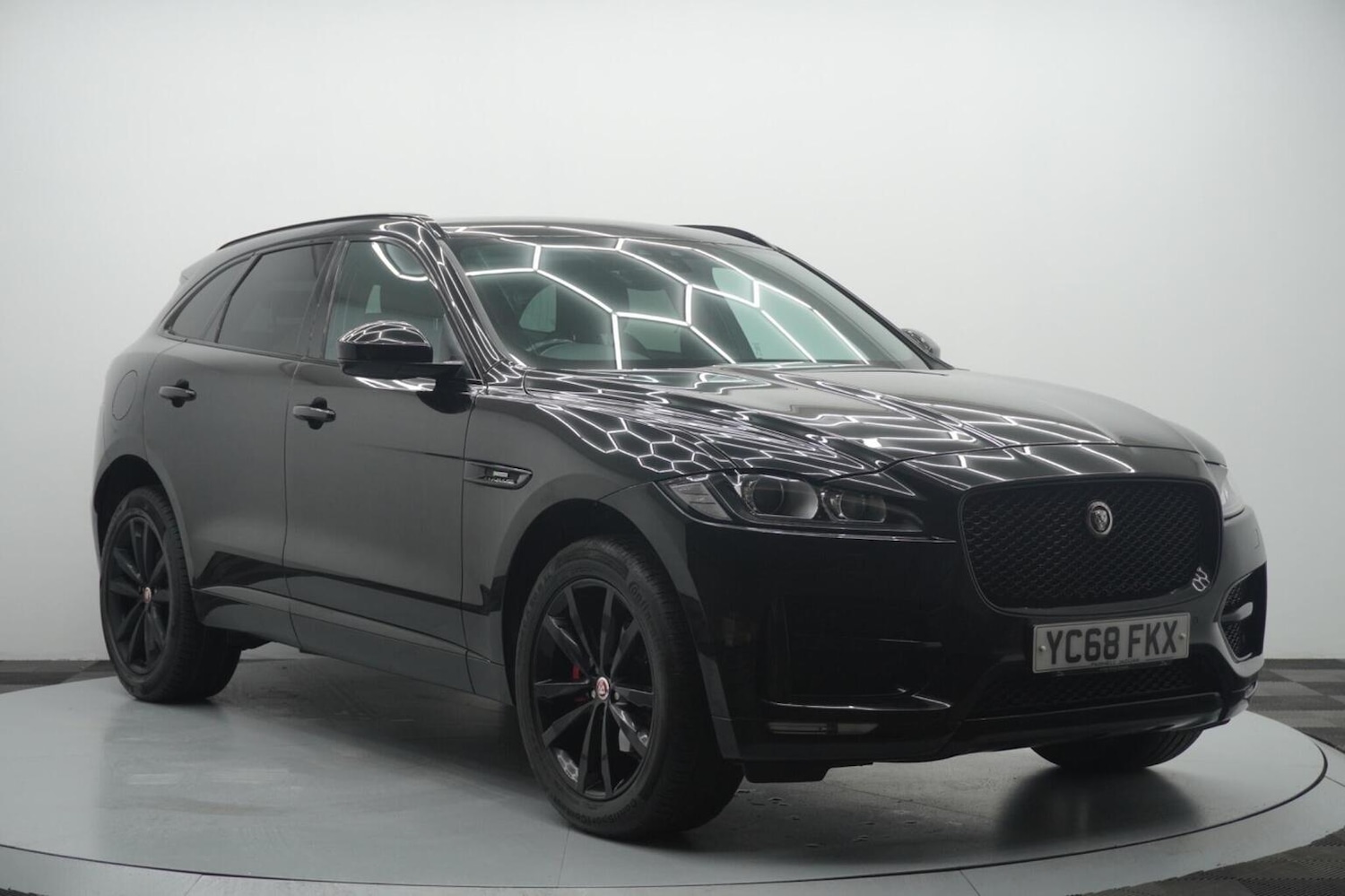 Used Jaguar F-Pace 2018 for sale - 77237084: Photo 10