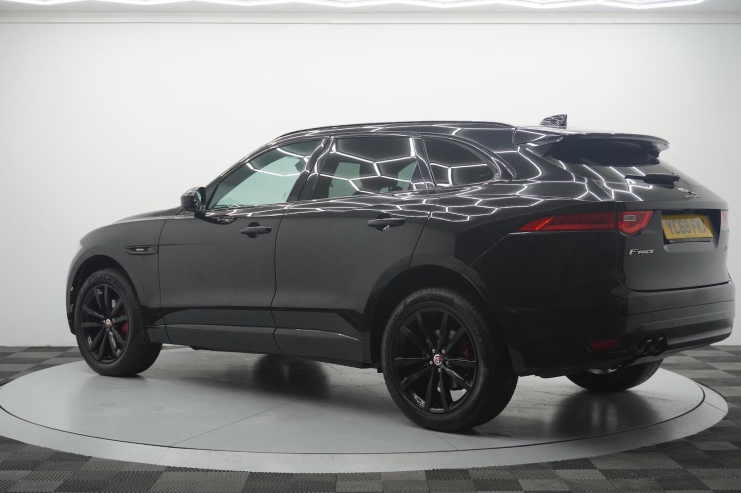 Used Jaguar F-Pace 2018 for sale - 77237084: Photo 14