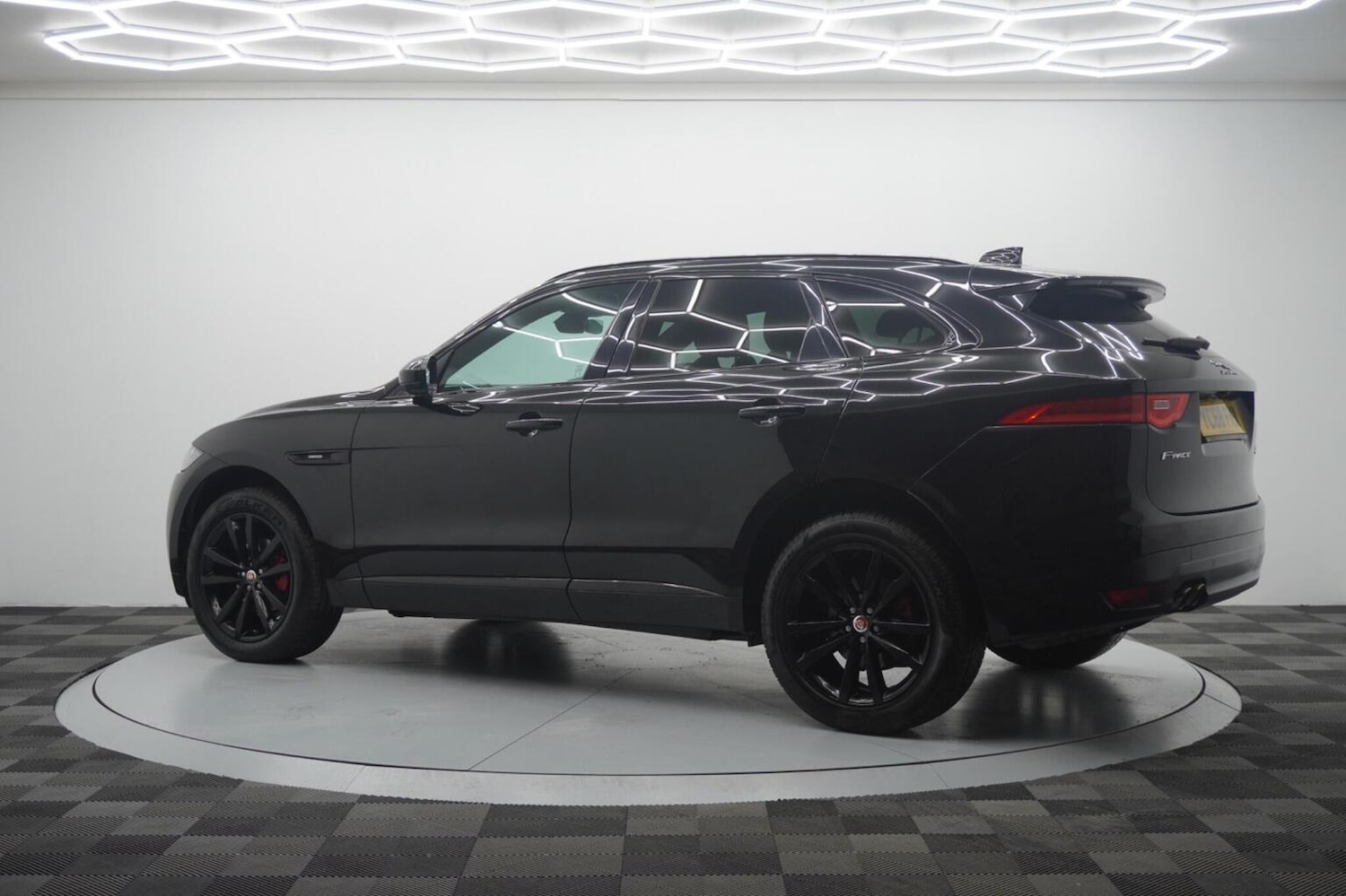 Used Jaguar F-Pace 2018 for sale - 77237084: Photo 15