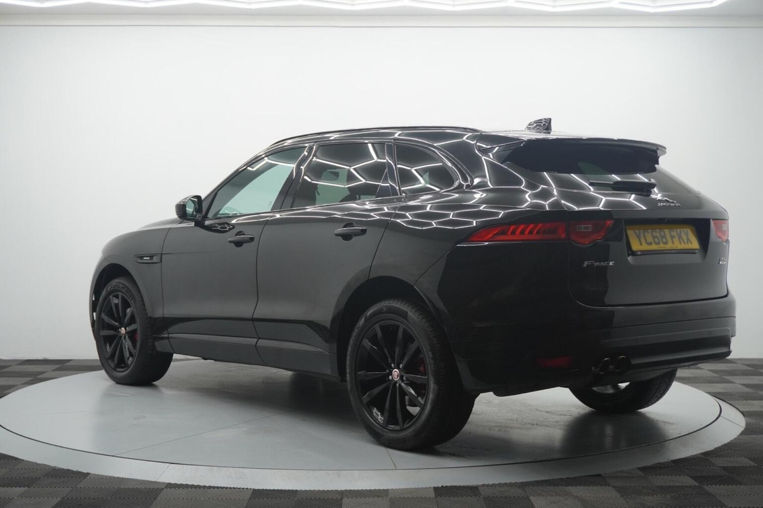 Used Jaguar F-Pace 2018 for sale - 77237084: Photo 16
