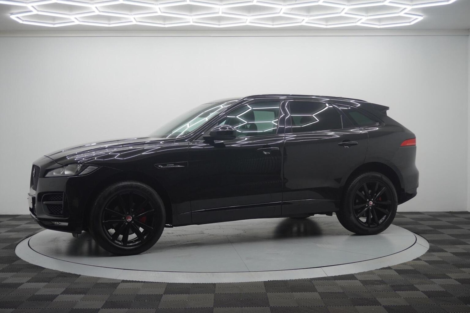 Used Jaguar F-Pace 2018 for sale - 77237084: Photo 26