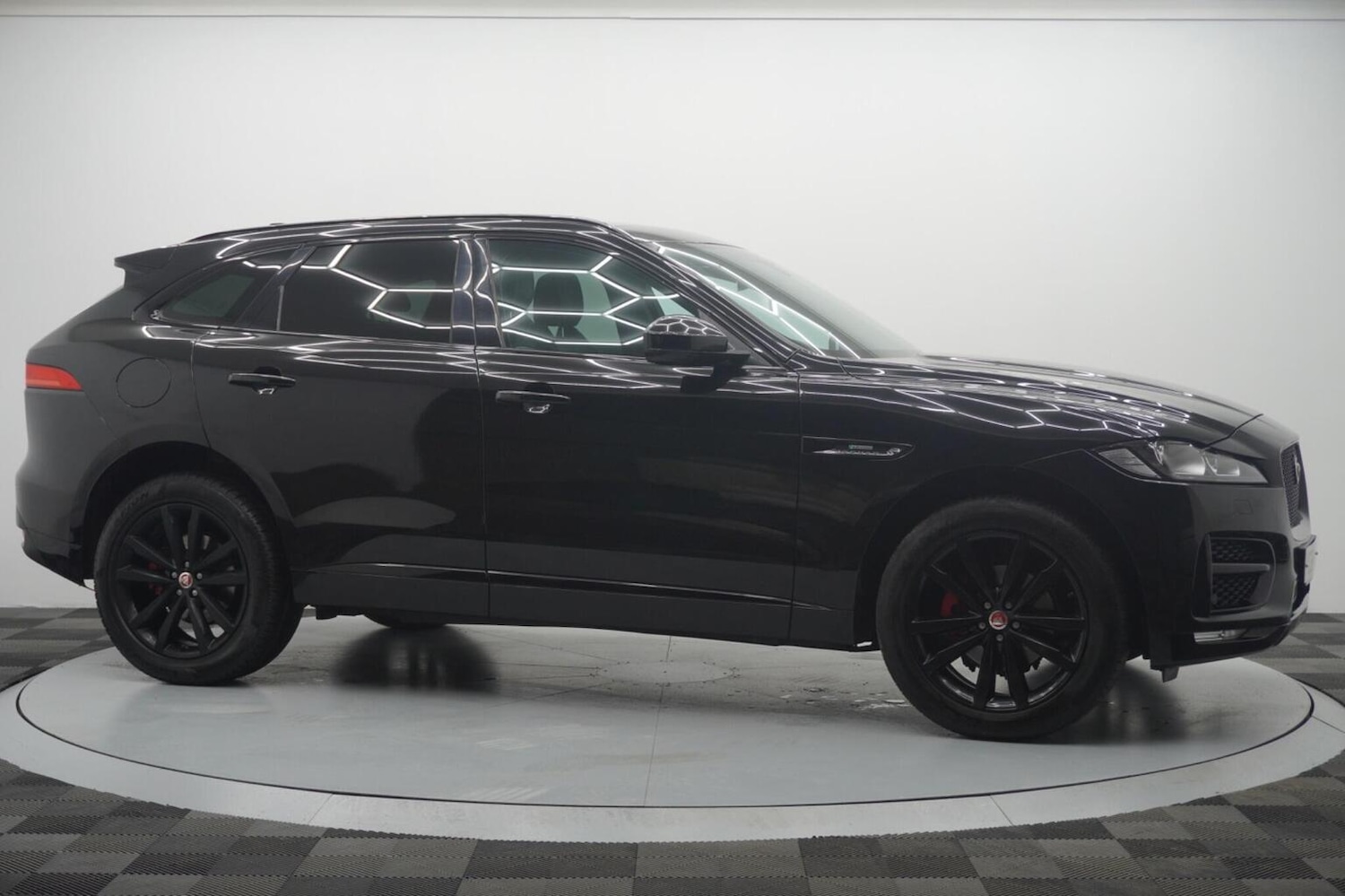 Used Jaguar F-Pace 2018 for sale - 77237084: Photo 31