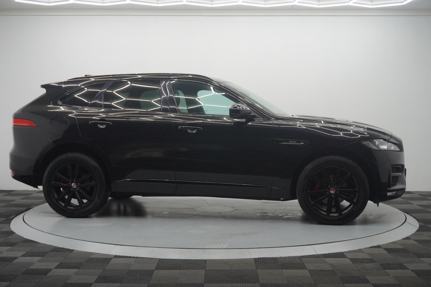 Used Jaguar F-Pace 2018 for sale - 77237084: Photo 32