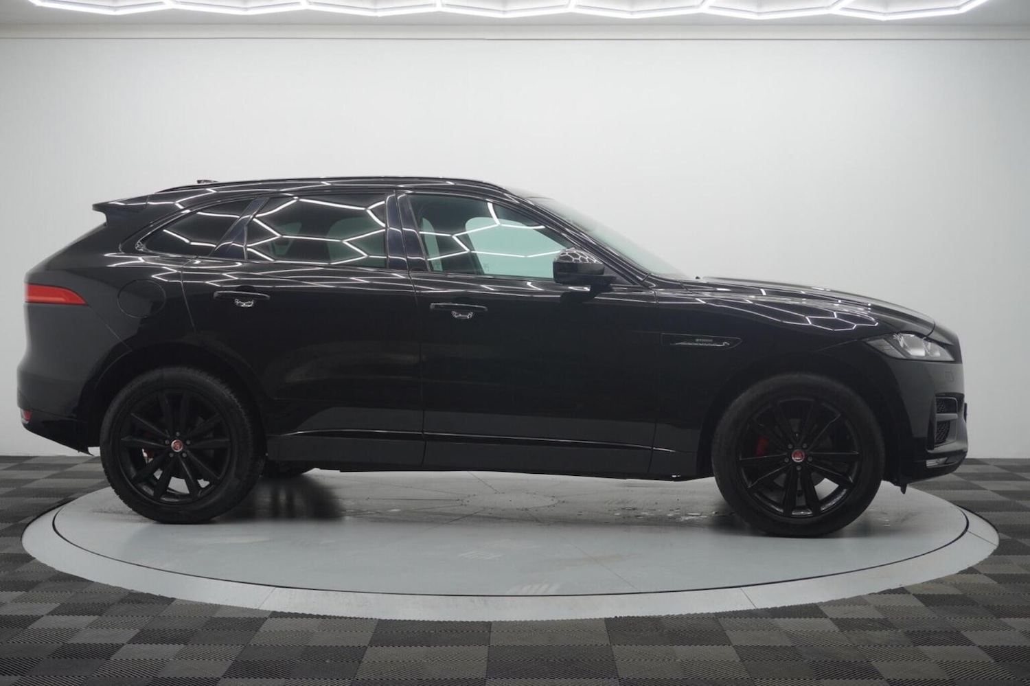 Used Jaguar F-Pace 2018 for sale - 77237084: Photo 33