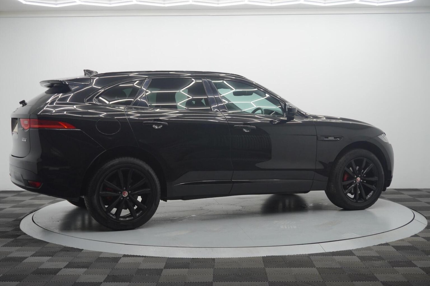 Used Jaguar F-Pace 2018 for sale - 77237084: Photo 34