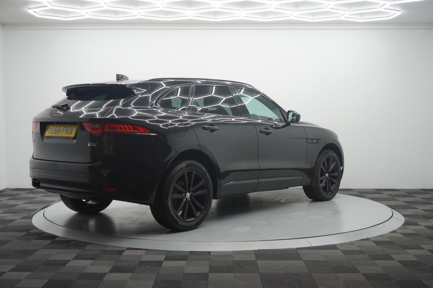 Used Jaguar F-Pace 2018 for sale - 77237084: Photo 38