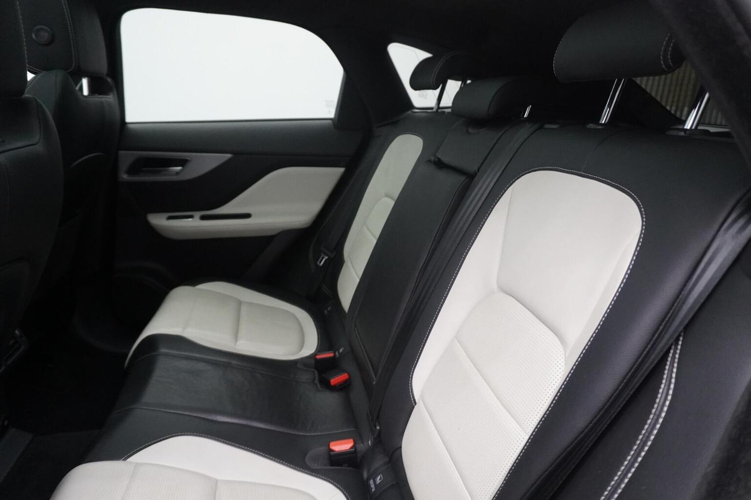 Used Jaguar F-Pace 2018 for sale - 77237084: Photo 44