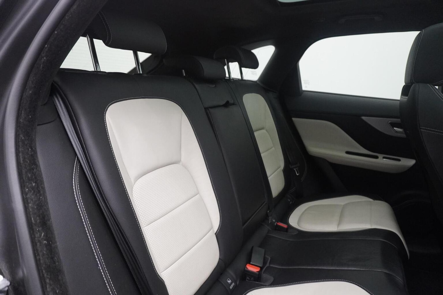 Used Jaguar F-Pace 2018 for sale - 77237084: Photo 46