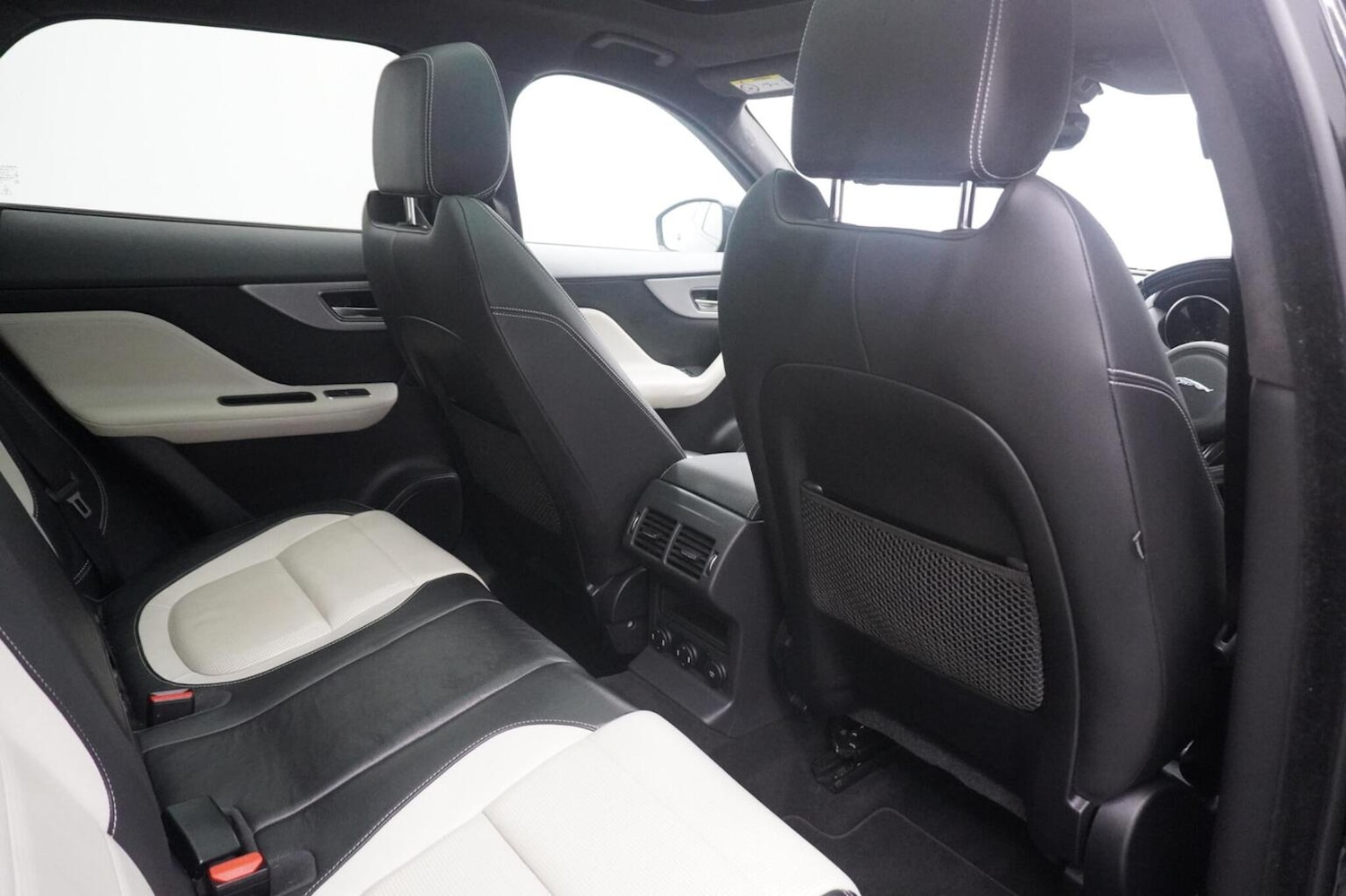 Used Jaguar F-Pace 2018 for sale - 77237084: Photo 48