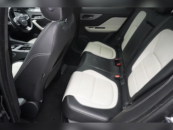 Used Jaguar F-Pace 2018 for sale - 77237084: Photo