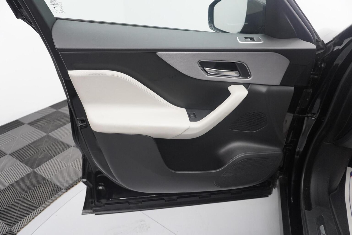 Used Jaguar F-Pace 2018 for sale - 77237084: Photo 54