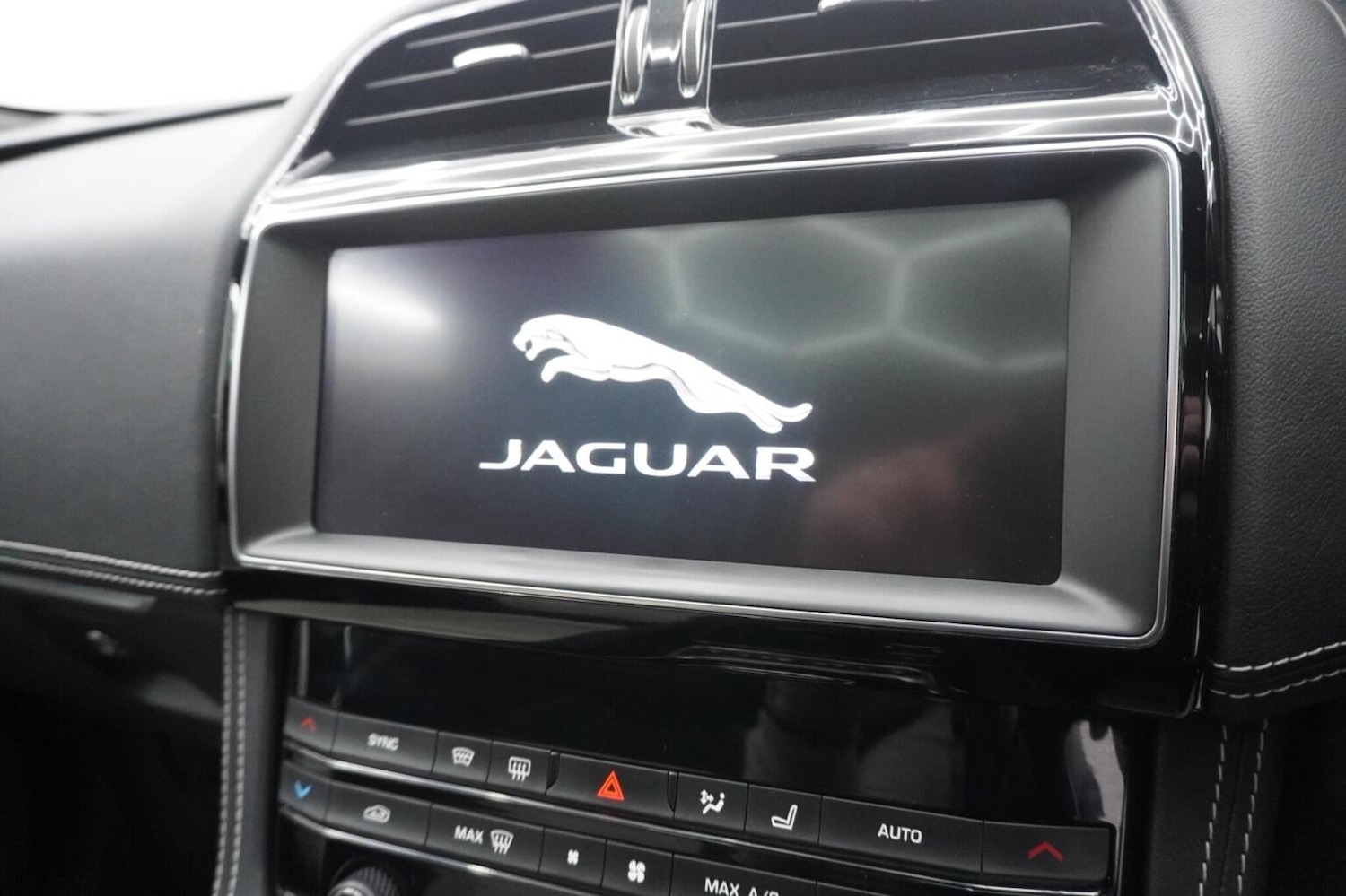 Used Jaguar F-Pace 2018 for sale - 77237084: Photo 56