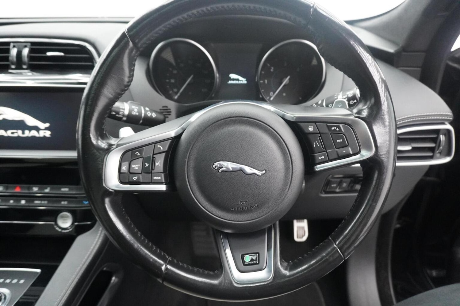 Used Jaguar F-Pace 2018 for sale - 77237084: Photo 61